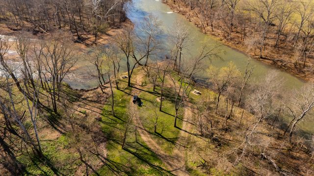 1905 W James River Drive, Nixa, MO 65714