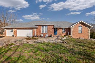 1905 W James River Drive, Nixa, MO 65714