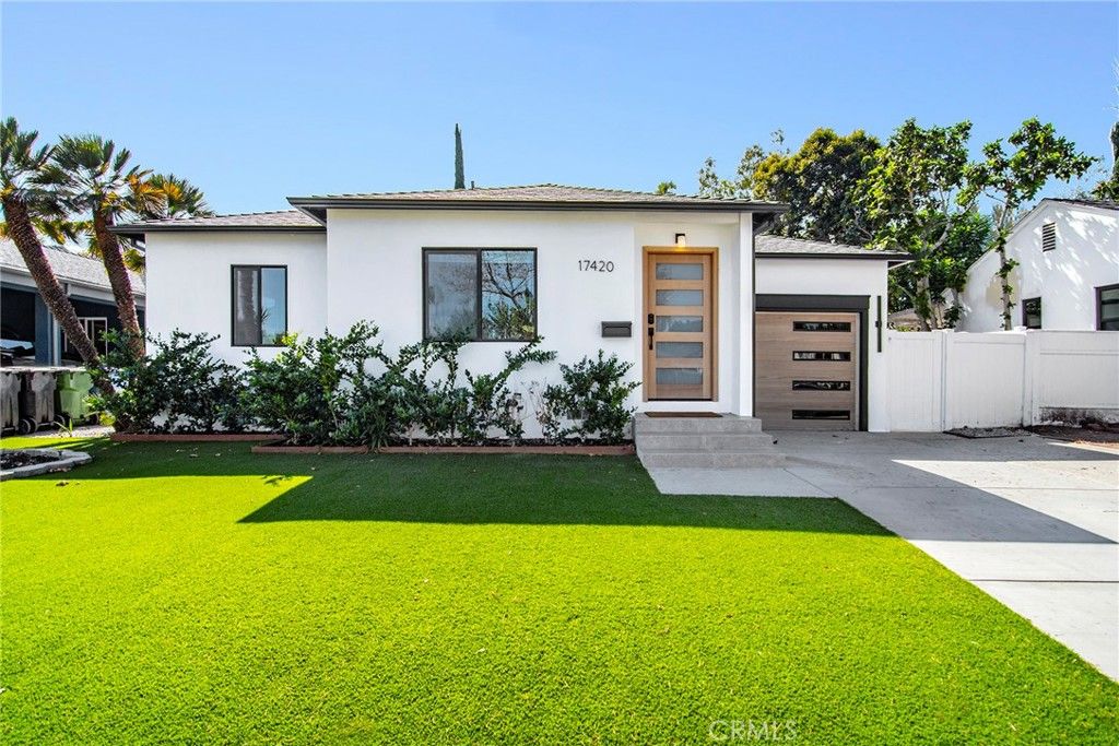 17420 Collins Street, Encino, CA 91316 — exterior