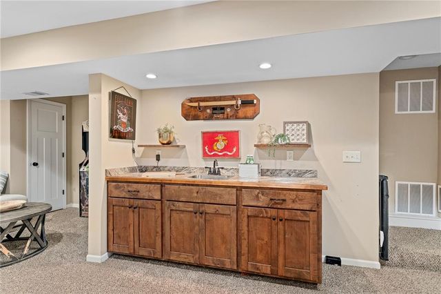 22359 W Cedar Street, Tonganoxie, KS 66086
