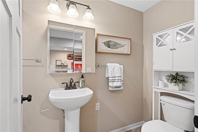 22359 W Cedar Street, Tonganoxie, KS 66086