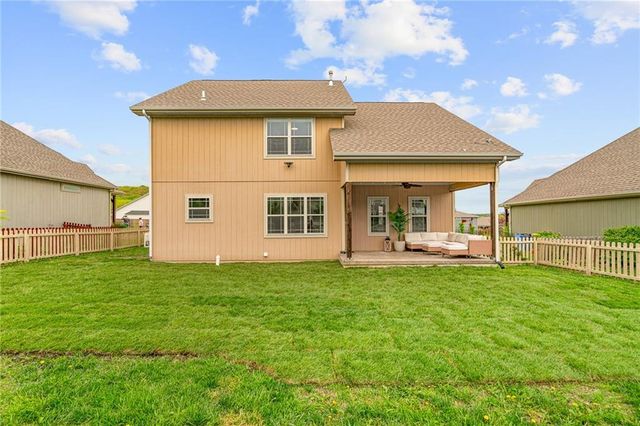 22359 W Cedar Street, Tonganoxie, KS 66086