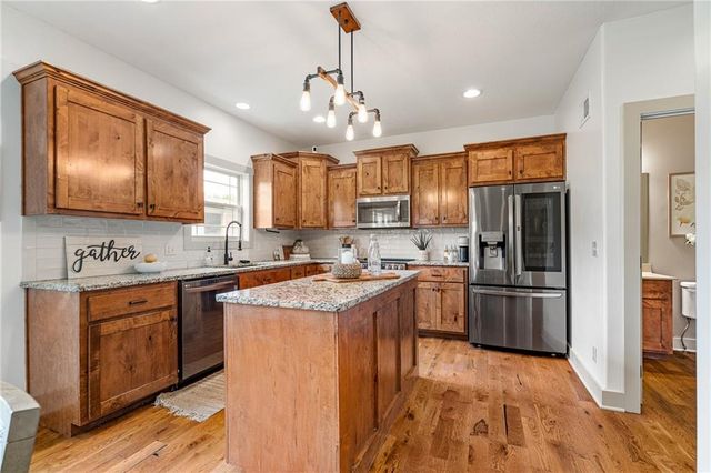 22359 W Cedar Street, Tonganoxie, KS 66086