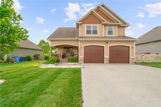 22359 W Cedar Street, Tonganoxie, KS 66086