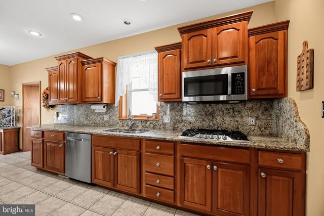 512 E HOLLY AVE, Pitman, NJ 08071