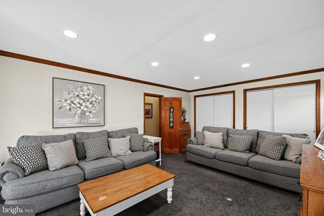 512 E HOLLY AVE, Pitman, NJ 08071