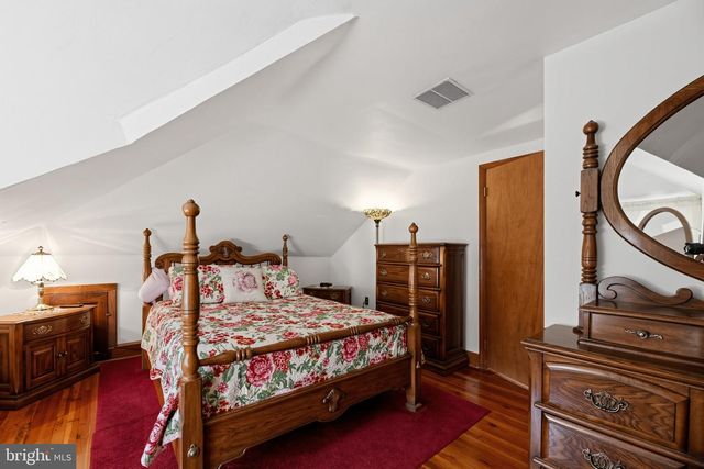 512 E HOLLY AVE, Pitman, NJ 08071