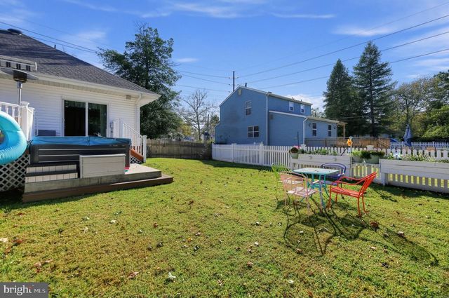 512 E HOLLY AVE, Pitman, NJ 08071