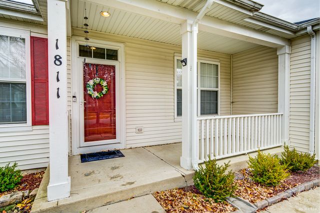 1811 Bluestem Circle, Aurora, IL 60504