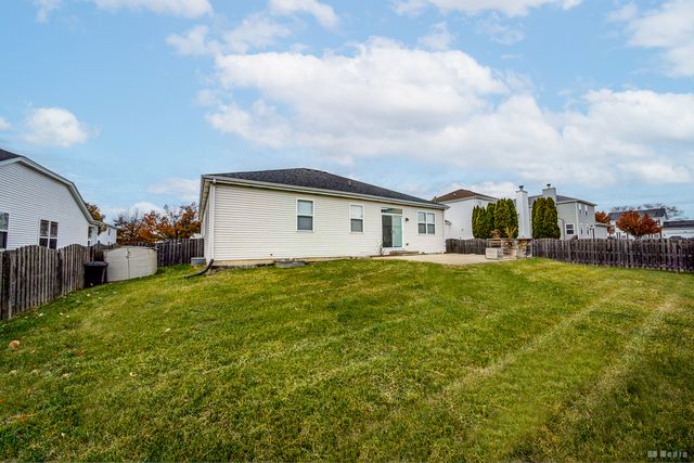 1811 Bluestem Circle, Aurora, IL 60504