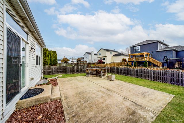 1811 Bluestem Circle, Aurora, IL 60504