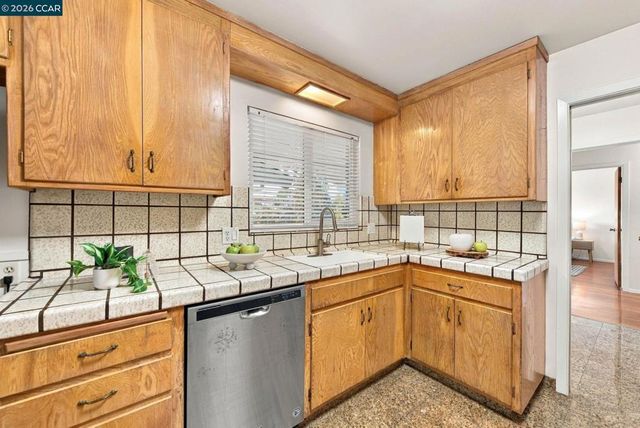 2520 Benedict Dr, San Leandro, CA 94577
