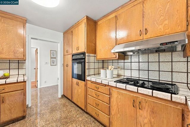 2520 Benedict Dr, San Leandro, CA 94577