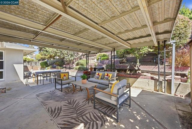 2520 Benedict Dr, San Leandro, CA 94577