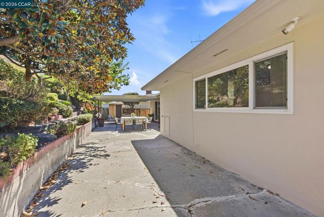 2520 Benedict Dr, San Leandro, CA 94577