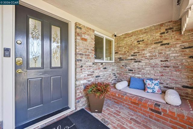2520 Benedict Dr, San Leandro, CA 94577