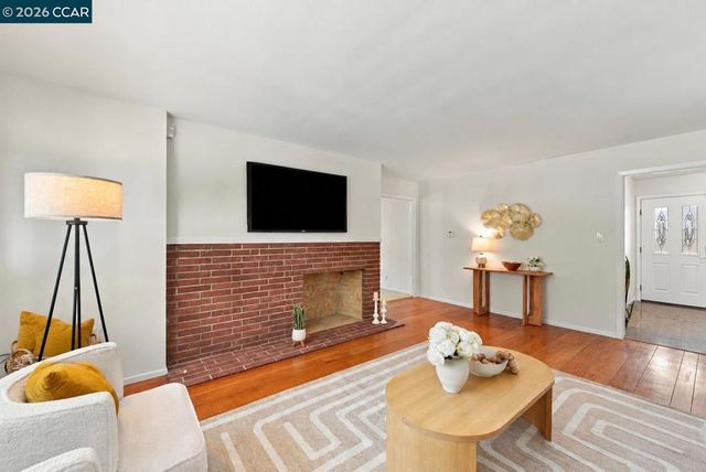 2520 Benedict Dr, San Leandro, CA 94577