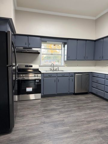 106 N Texas St, Deridder, LA 70634