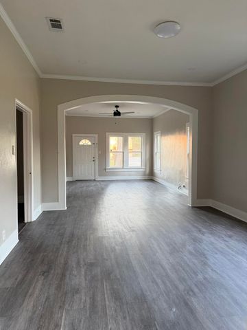 106 N Texas St, Deridder, LA 70634