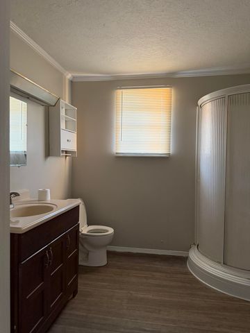 106 N Texas St, Deridder, LA 70634