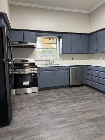 106 N Texas St, Deridder, LA 70634