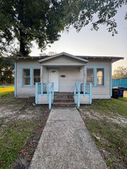 106 N Texas St, Deridder, LA 70634
