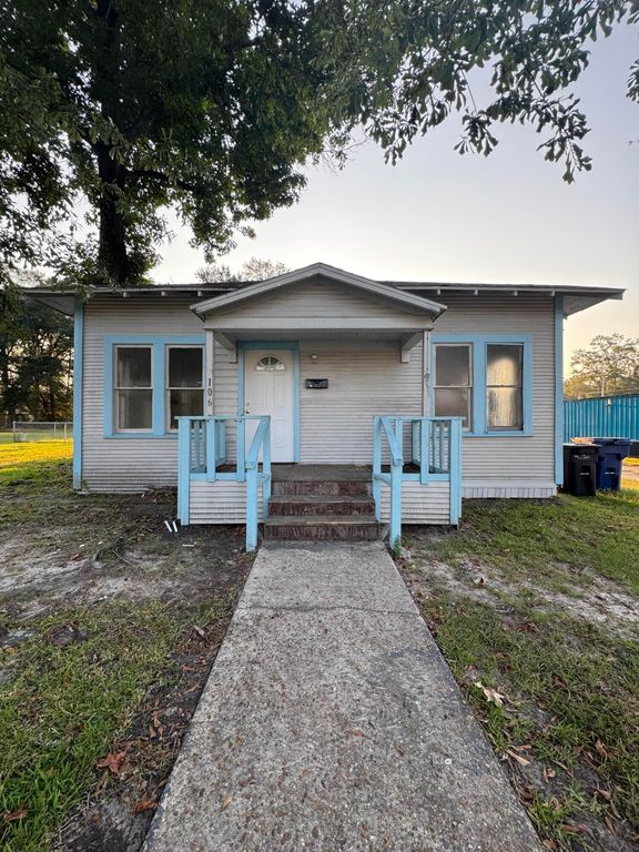 106 N Texas St, Deridder, LA 70634