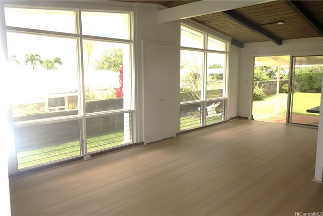 2154 Awikiwiki Street, Pearl City, HI 96782