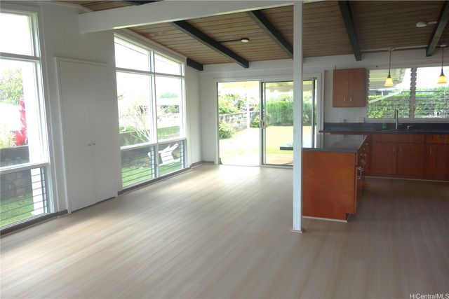 2154 Awikiwiki Street, Pearl City, HI 96782