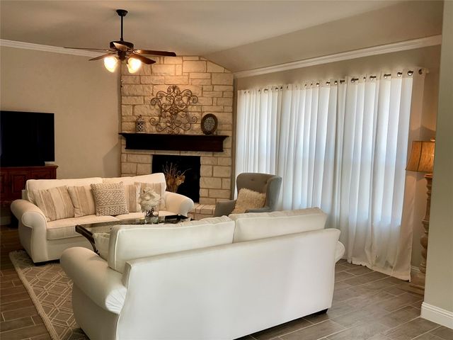1034 Mickelson Drive, Granbury, TX 76048