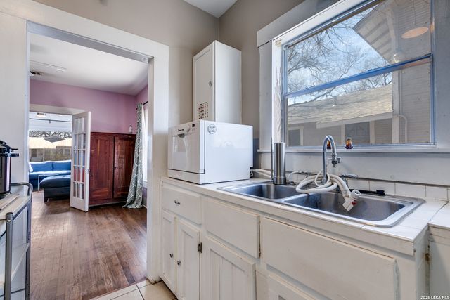 1219 E E Drexel Ave, San Antonio, TX 78210