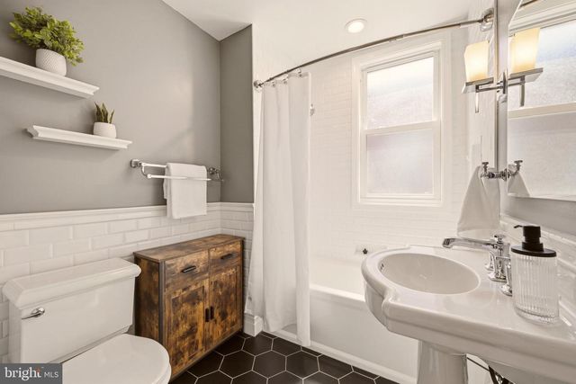 3214 SHERMAN AVE NW, Washington, DC 20010