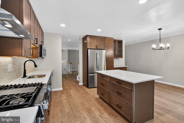 7837 WINTERCRESS LN, Springfield, VA 22152