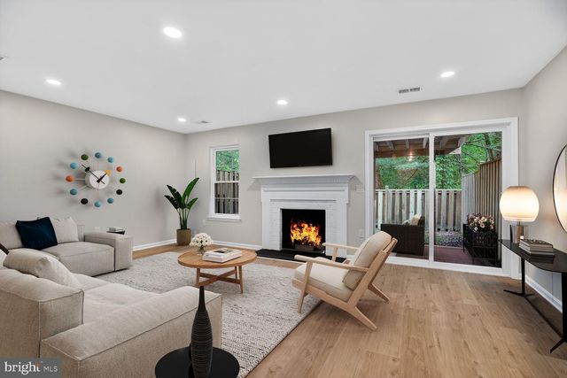 7837 WINTERCRESS LN, Springfield, VA 22152