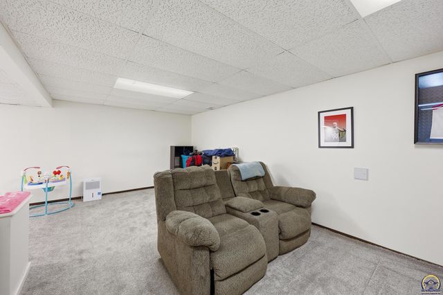 3718 SE Long ST, Topeka, KS 66609