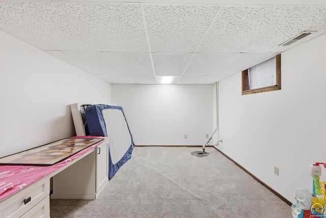 3718 SE Long ST, Topeka, KS 66609