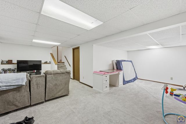 3718 SE Long ST, Topeka, KS 66609