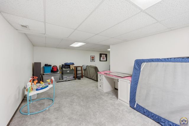 3718 SE Long ST, Topeka, KS 66609