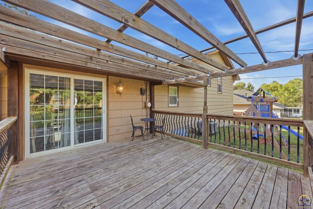 3718 SE Long ST, Topeka, KS 66609