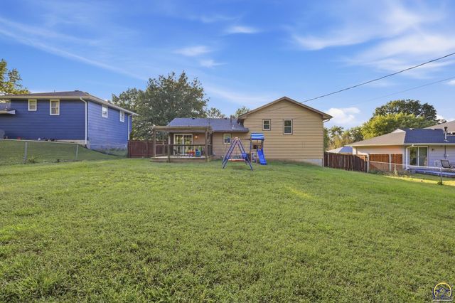 3718 SE Long ST, Topeka, KS 66609