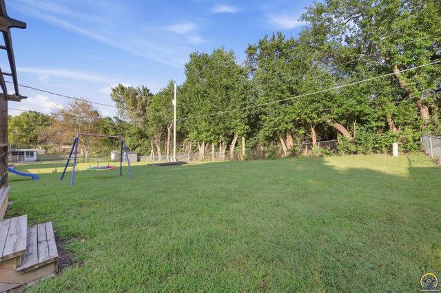 3718 SE Long ST, Topeka, KS 66609