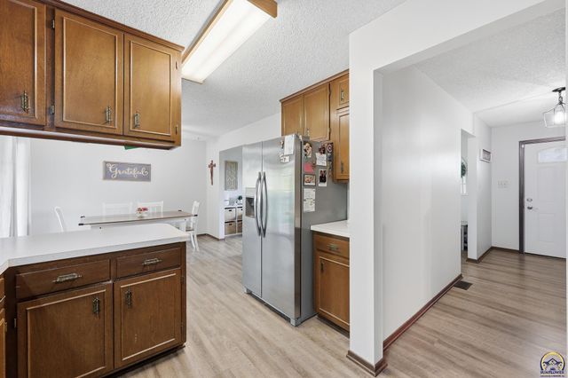 3718 SE Long ST, Topeka, KS 66609