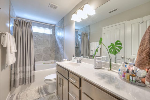 1023 Avery Park Dr, Smyrna, TN 37167