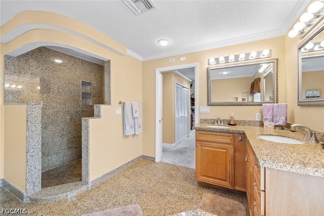 1023 SE 15th ST, Cape Coral, FL 33990
