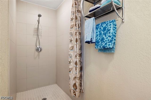 1023 SE 15th ST, Cape Coral, FL 33990