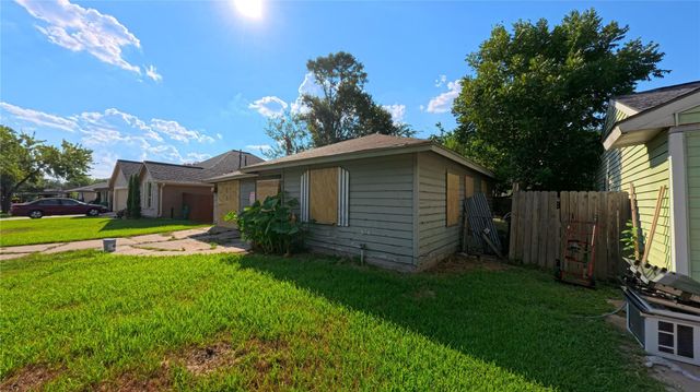 2311 Pomona Drive, Pasadena, TX 77506