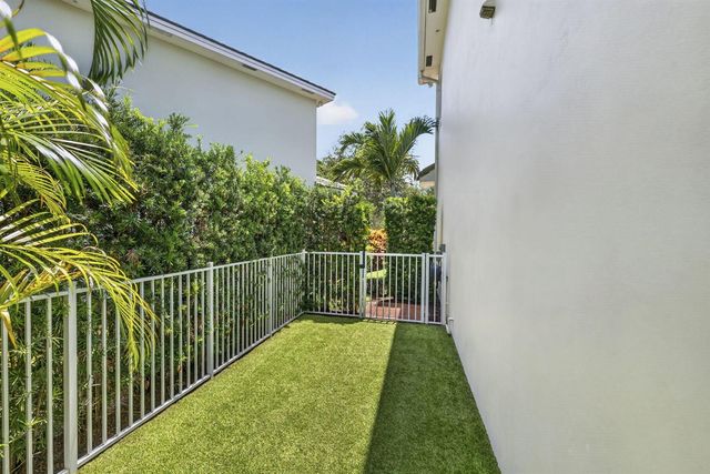 2021 SW 14th Terrace, Fort Lauderdale, FL 33315