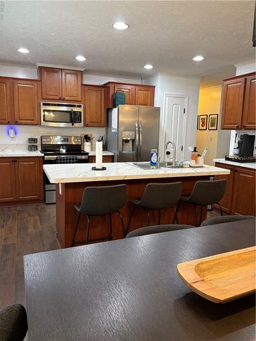 4 Prince George LN, Newport News, VA 23608