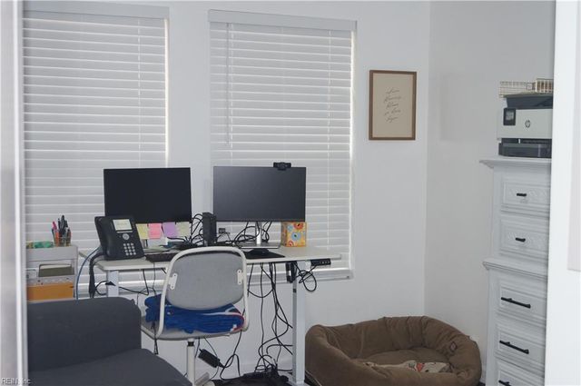 4 Prince George LN, Newport News, VA 23608