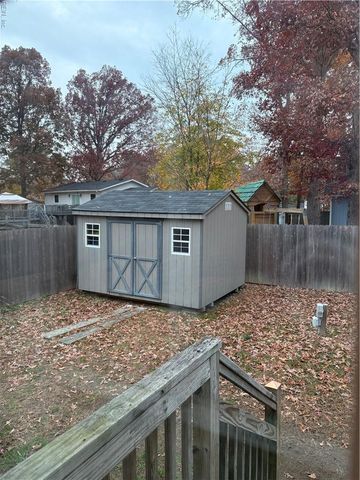 4 Prince George LN, Newport News, VA 23608